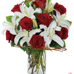 Atelier das Flores - Arranjo de Rosas e Lírios