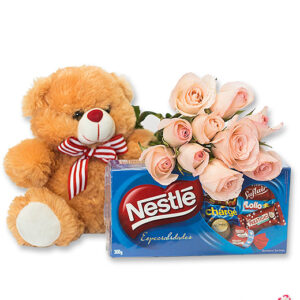 Atelier das Flores - Buquê de 10 Rosas Rosadas, Chocolate e Pelúcia