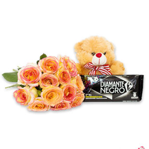 Atelier das Flores - Buquê de 12 Rosas Matizadas, Chocolate e Pelúcia