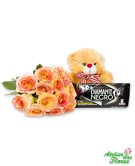 Atelier das Flores - Buquê de 12 Rosas Matizadas, Chocolate e Pelúcia