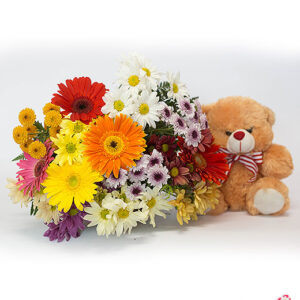 Atelier das Flores - Buquê de Flores Mistas e Pelúcia