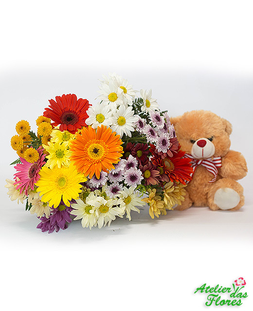 Atelier das Flores - Buquê de Flores Mistas e Pelúcia