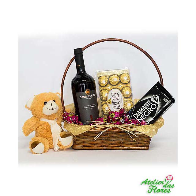 Atelier das Flores - Cesta de Vinho, Chocolates e Pelúcia